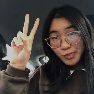 Meet your Posher, Caitlyn